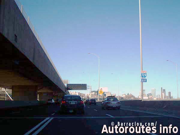 A Montral, l'autoroute Ville-Marie dbute  l'changeur Turcot pour continuer sur les limites de Westmount et du quartier St-Henri vers le tunnel Ville-Marie et le centre-ville.