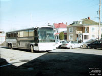 Autobus Drummondville - Bourgeois Tours 03055 (ex-Golden Arrow 247)
