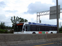 Coach Canada - Autobus Connaisseur 7022 - 2007 Novabus LFS (Montreal-Trudeau Dorval Airport parking lot shuttle)
