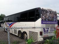 Greyhound Canada 1092 - University of Western Ontario Mustangs - Ex-Cha-Co Trails, nee PMCL 905 (1999 MCI 102EL3)
