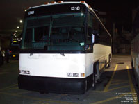 Greyhound Canada 1318 (1999 MCI 102DL3) - Ex-Hotard Coaches H-151