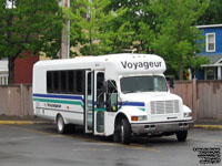 Voyageur Colonial V2601 minibus (1996 International 3400)