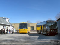 Autobus La Quebecoise 9737 - 1997 Prevost H3-45 & 2626 - 2006 Prevost H3-45