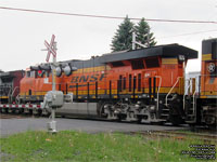 BNSF 7195 - ES44C4