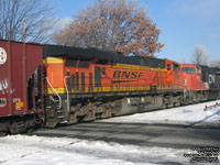 BNSF 7609 - ES44DC