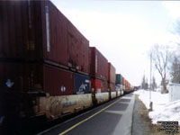 CN Train 121 containers