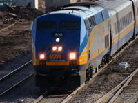 Via Rail 906 (P42DC / Genesis)