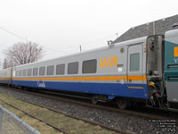 VIA 3335 (3300-serie LRC coach: 72 seats)