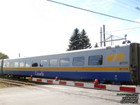 VIA 3352 (3300-serie LRC coach: 72 seats)