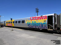 VIA 3355 (3300-serie LRC coach: 72 seats) - Canada 150 wrap
