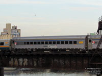 Via Rail 4105 (4100-serie Stainless steel coach: 74 seats) (ex-AMTK 4412, exx-SP 2225, exxx-T&NO 437, nee SP 2364)