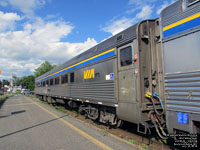 Via Rail 4122 (4100-serie Stainless steel coach: 74 seats) (ex-North Coast 6806, exx-Great Western Tours 6806, exxx-AMTK 6806, exxxx-PC 4063, nee PRR 4063)