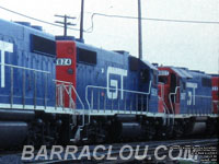 GTW 5824 and 5807 - GP38-2 (5807: Renumbered to GTW 4999 and sold to MNBR 4999 - Nee CV/GTW 5807)