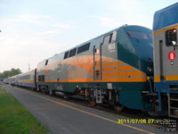 Via Rail 903 (P42DC / Genesis)