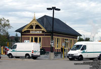GO Transit Maple station