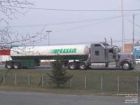 Praxair trailer hooked on a O/O tractor